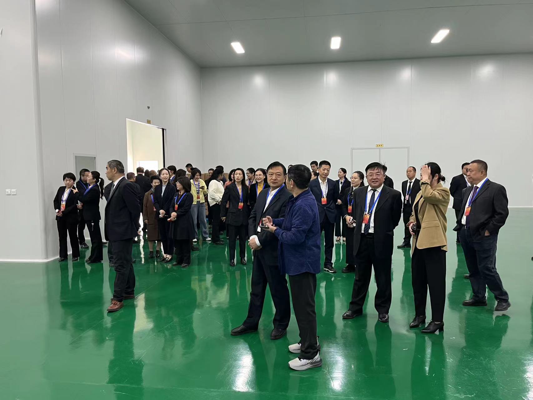 市人大常委会对重点项目视察，助力企业新发展